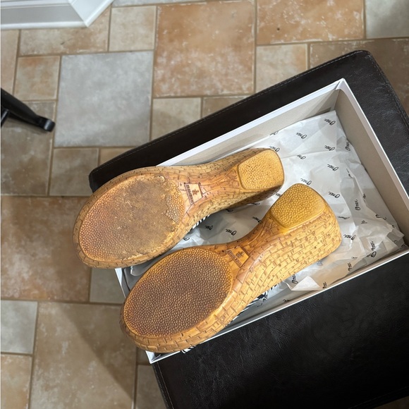 Onex Women's Zebra Print Wedge Sandals. Sz 9 - Picture 4 of 4